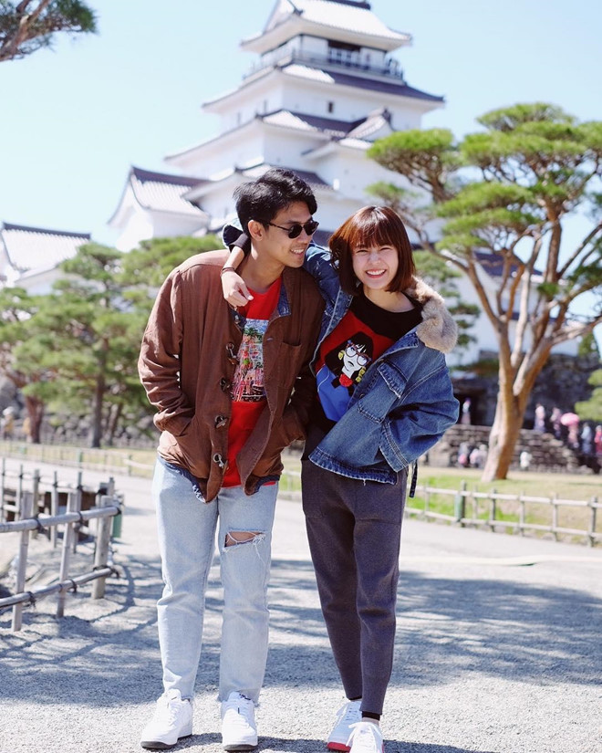 Suốt gần 10 năm bên nhau, Dan luôn yêu thương và chiều chuộng Pattie. Anh cũng tiết lộ Pattie là người bạn gái tốt và tâm lý. Cả hai không ghen hay giận dỗi khi thấy đối phương đóng cảnh tình tứ với bạn diễn. Chuyen tinh 10 nam ngot ngao cua cap doi