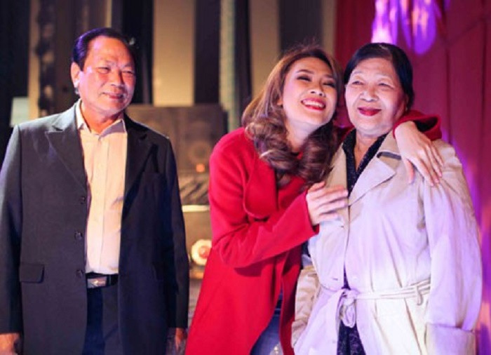 Mẹ Mỹ Tâm từng là hoa khôi huyện, dạy con "thành đạt phải khiêm nhường" ảnh 1 Me My Tam: Duoc coi la hoa khoi huyen, day con