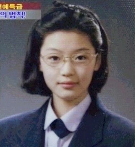 Nhan sắc cực đỉnh của vợ chồng Jeon Ji Hyun ảnh 2