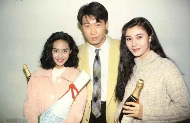 Nhìn lại nhan sắc của loạt đại mỹ nhân Cbiz gần 20 năm trước để hiểu rằng Dương Mịch, Địch Lệ Nhiệt Ba của hiện tại nhạt nhòa thế nào - Ảnh 9. Nhìn lại nhan sắc của loạt đại mỹ nhân Cbiz gần 20 năm trước để hiểu rằng Dương Mịch, Địch Lệ Nhiệt Ba của hiện tại nhạt nhòa thế nào - Ảnh 9.