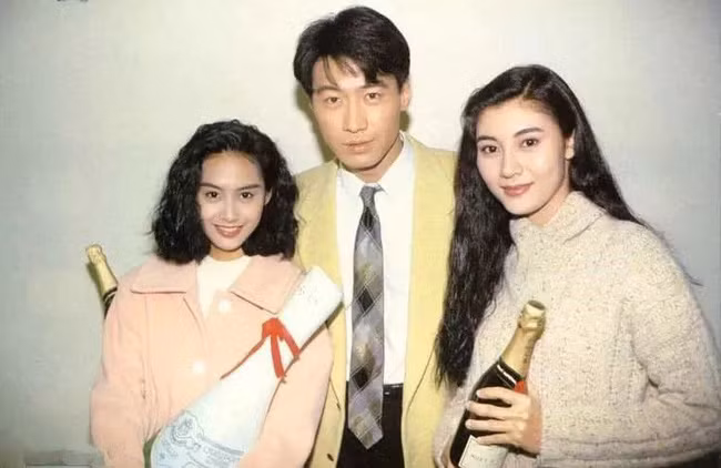 Nhìn lại nhan sắc của loạt đại mỹ nhân Cbiz gần 20 năm trước để hiểu rằng Dương Mịch, Địch Lệ Nhiệt Ba của hiện tại nhạt nhòa thế nào - Ảnh 9. Nhìn lại nhan sắc của loạt đại mỹ nhân Cbiz gần 20 năm trước để hiểu rằng Dương Mịch, Địch Lệ Nhiệt Ba của hiện tại nhạt nhòa thế nào - Ảnh 9.