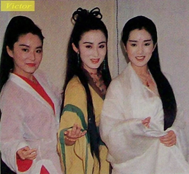 Nhìn lại nhan sắc của loạt đại mỹ nhân Cbiz gần 20 năm trước để hiểu rằng Dương Mịch, Địch Lệ Nhiệt Ba của hiện tại nhạt nhòa thế nào - Ảnh 3. Nhìn lại nhan sắc của loạt đại mỹ nhân Cbiz gần 20 năm trước để hiểu rằng Dương Mịch, Địch Lệ Nhiệt Ba của hiện tại nhạt nhòa thế nào - Ảnh 3.