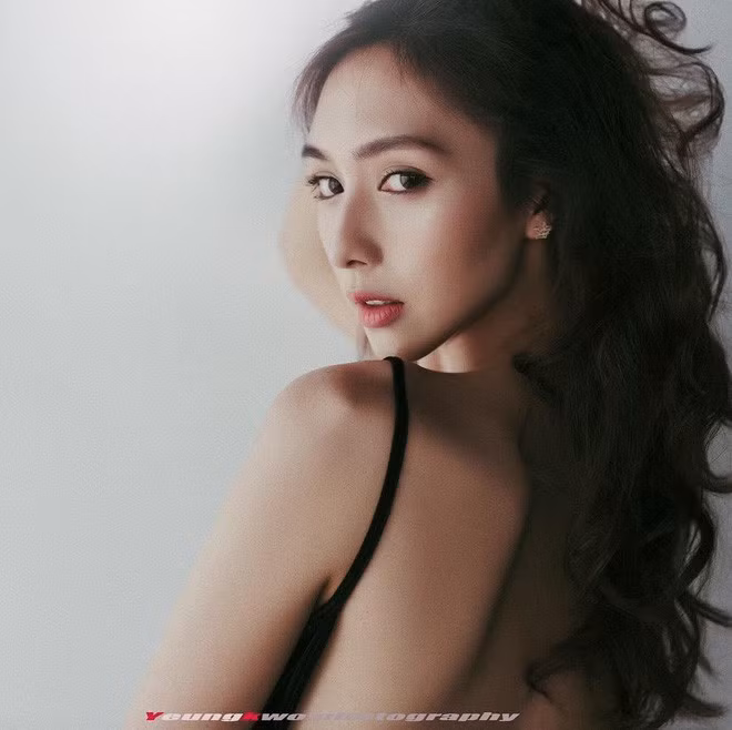 Ngỡ ngàng danh tính của cô gái xinh đẹp được chụp lén trên tàu ảnh 5