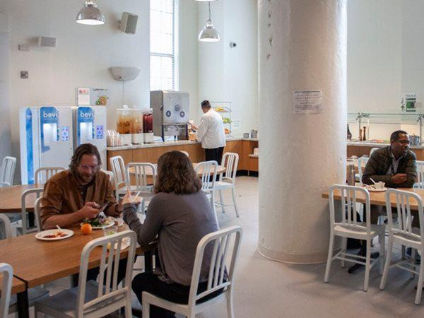 he lo ngoi truong co hoc phi 1,3 ty/nam, phu huynh toan dai gia lam tien - 9