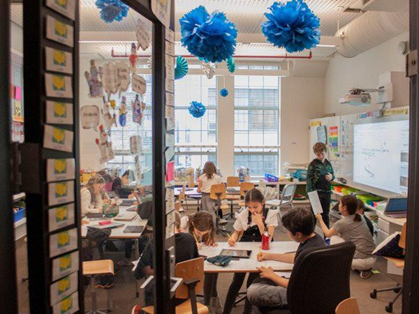 he lo ngoi truong co hoc phi 1,3 ty/nam, phu huynh toan dai gia lam tien - 11