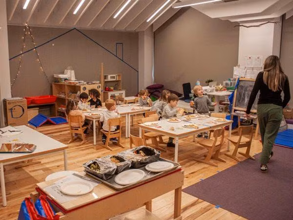 he lo ngoi truong co hoc phi 1,3 ty/nam, phu huynh toan dai gia lam tien - 19