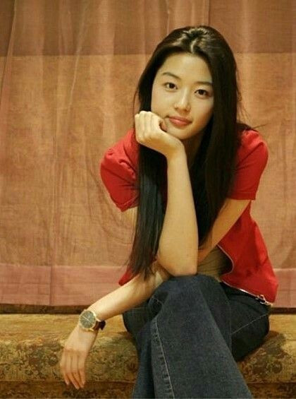 Nhan sắc cực đỉnh của vợ chồng Jeon Ji Hyun ảnh 10