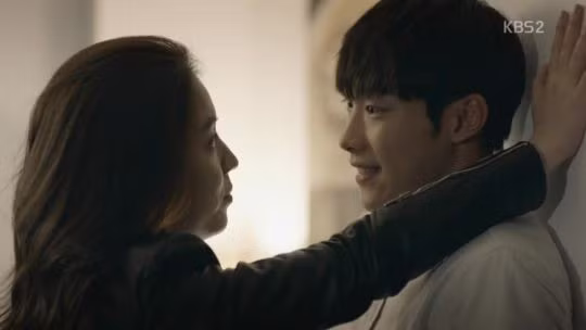 7 phim truyền hình nữ quyền Hàn Quốc đáng xem nhất thập kỉ vừa qua - Có ai còn nhớ Quán cà phê Hoàng tử không? - Ảnh 2.