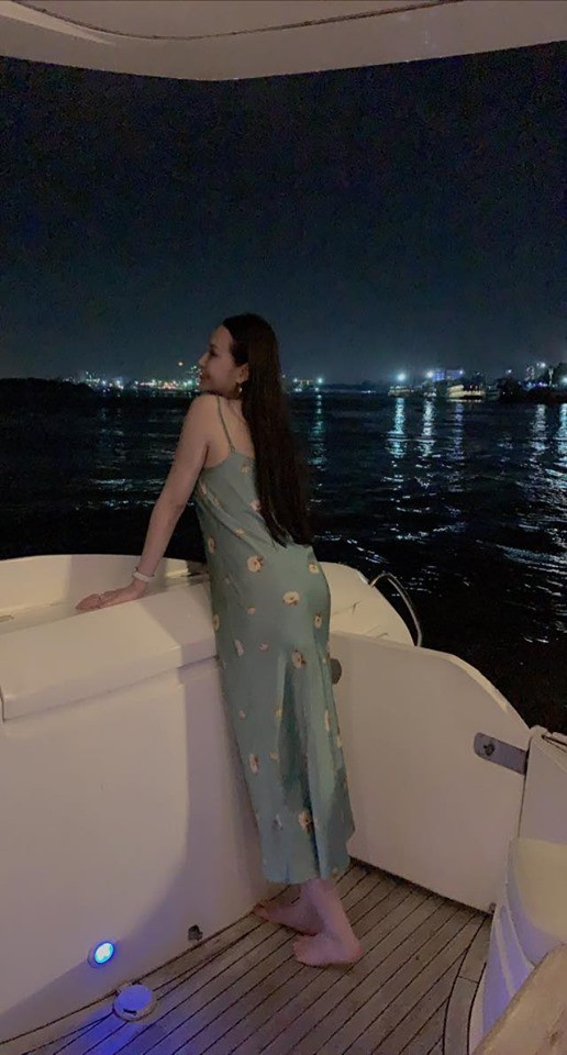 Bà xã bầu lần ba được 6 tháng vẫn nuột nà nhưng đáng chú ý hơn cả lại là bình luận của Tuấn Hưng về vợ - Ảnh 2. Bà xã bầu lần ba được 6 tháng vẫn nuột nà nhưng đáng chú ý hơn cả lại là bình luận của Tuấn Hưng về vợ - Ảnh 2.