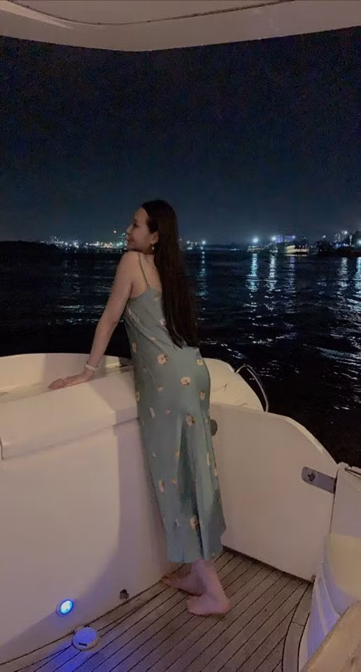 Bà xã bầu lần ba được 6 tháng vẫn nuột nà nhưng đáng chú ý hơn cả lại là bình luận của Tuấn Hưng về vợ - Ảnh 2.