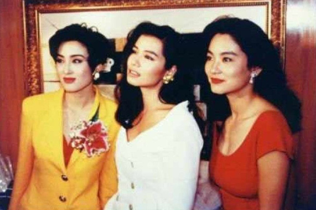 Nhìn lại nhan sắc của loạt đại mỹ nhân Cbiz gần 20 năm trước để hiểu rằng Dương Mịch, Địch Lệ Nhiệt Ba của hiện tại nhạt nhòa thế nào - Ảnh 12. Nhìn lại nhan sắc của loạt đại mỹ nhân Cbiz gần 20 năm trước để hiểu rằng Dương Mịch, Địch Lệ Nhiệt Ba của hiện tại nhạt nhòa thế nào - Ảnh 12.