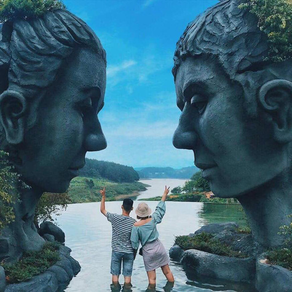 Xuất hiện Hồ Vô Cực ở Đà Lạt khiến dân tình rần rần rủ nhau đến check-in Xuất hiện Hồ Vô Cực ở Đà Lạt khiến dân tình rần rần rủ nhau đến check-in