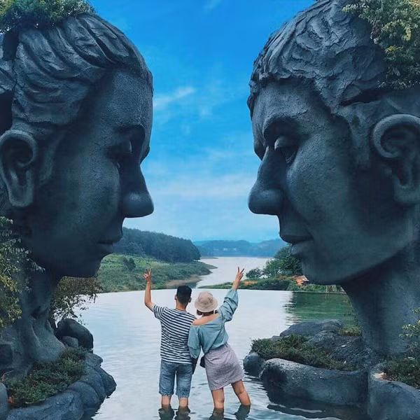 Xuất hiện Hồ Vô Cực ở Đà Lạt khiến dân tình rần rần rủ nhau đến check-in