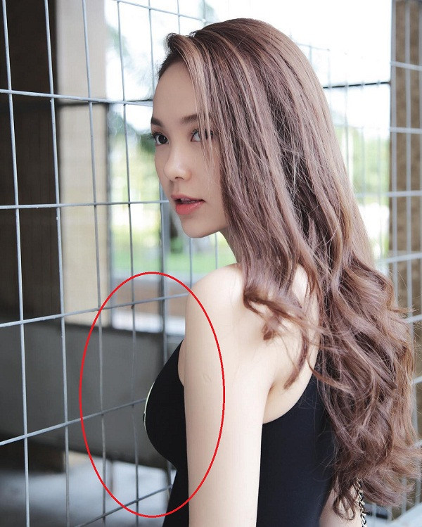 Photoshop bất chấp đúng sai, Minh Hằng bóp eo đến méo cả cửa sắt ảnh 7 Bóp eo đến méo cả cửa sắt, Minh Hằng bị đội quân mạng lao vào phanh phui photoshop bất chấp đúng sai-7