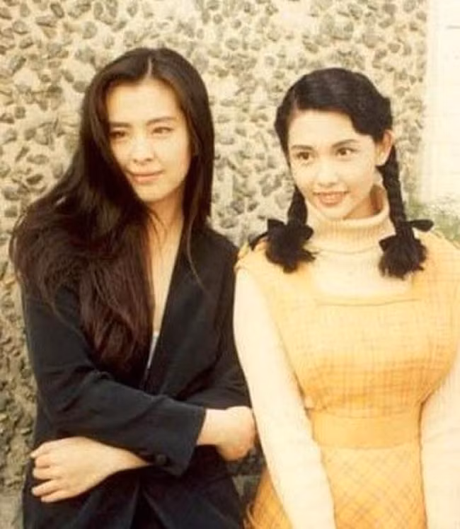 Nhìn lại nhan sắc của loạt đại mỹ nhân Cbiz gần 20 năm trước để hiểu rằng Dương Mịch, Địch Lệ Nhiệt Ba của hiện tại nhạt nhòa thế nào - Ảnh 11. Nhìn lại nhan sắc của loạt đại mỹ nhân Cbiz gần 20 năm trước để hiểu rằng Dương Mịch, Địch Lệ Nhiệt Ba của hiện tại nhạt nhòa thế nào - Ảnh 11.