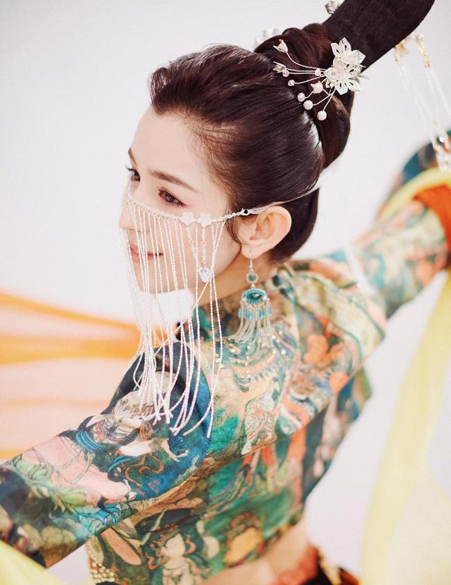 Nhan sắc “hoa nhường nguyệt thẹn” của các cô gái dân tộc thiểu số Trung Quốc ảnh 7 cac co gai dan toc thieu so trung quoc dep toi muc khien "hoa nhuong nguyet then" - 7