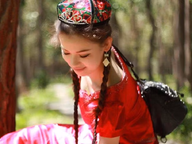 cac co gai dan toc thieu so trung quoc dep toi muc khien "hoa nhuong nguyet then" - 14