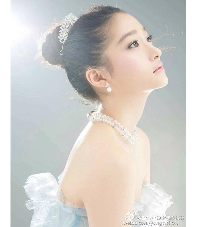 Nhan sắc “hoa nhường nguyệt thẹn” của các cô gái dân tộc thiểu số Trung Quốc ảnh 8 cac co gai dan toc thieu so trung quoc dep toi muc khien "hoa nhuong nguyet then" - 8