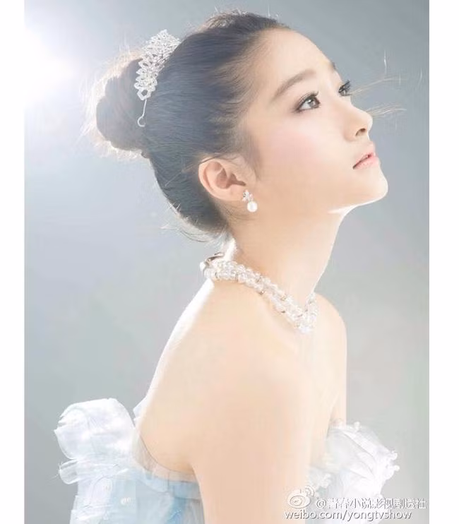 cac co gai dan toc thieu so trung quoc dep toi muc khien "hoa nhuong nguyet then" - 8