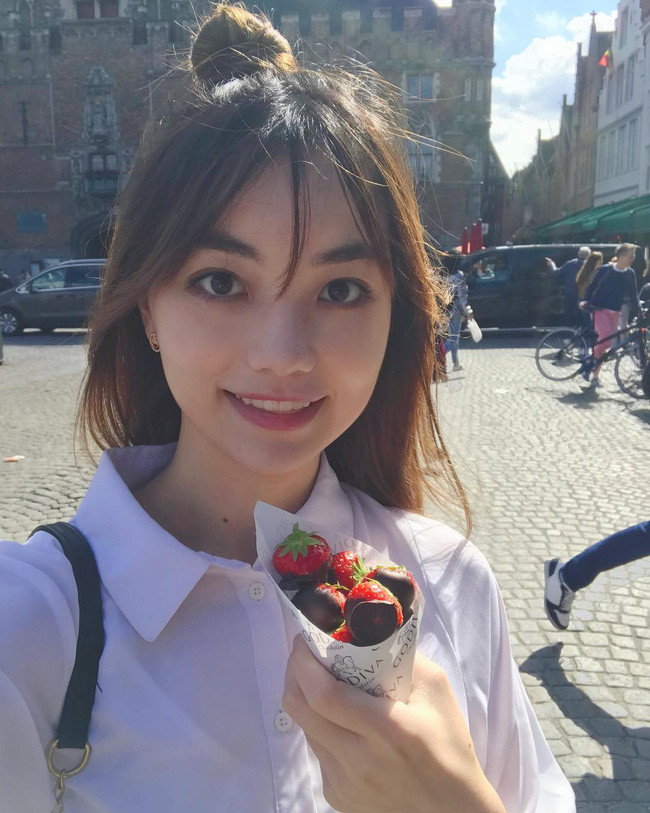 Dân mạng xuýt xoa không thể rời mắt trước vẻ đẹp như tranh vẽ của nữ kỳ thủ được ví là nàng tiên cờ vây, vừa xinh đẹp lại có trí tuệ hơn người - Ảnh 19.