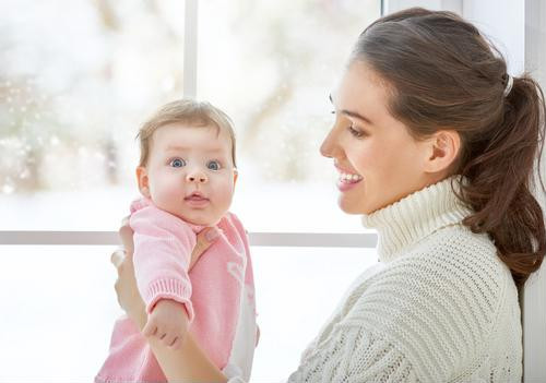 2 giai đoạn cha mẹ tuyệt đối không nên bồng bế con thường xuyên ảnh 1 2 giai đoạn cha mẹ tuyệt đối không nên bồng bế con thường xuyên ảnh 1