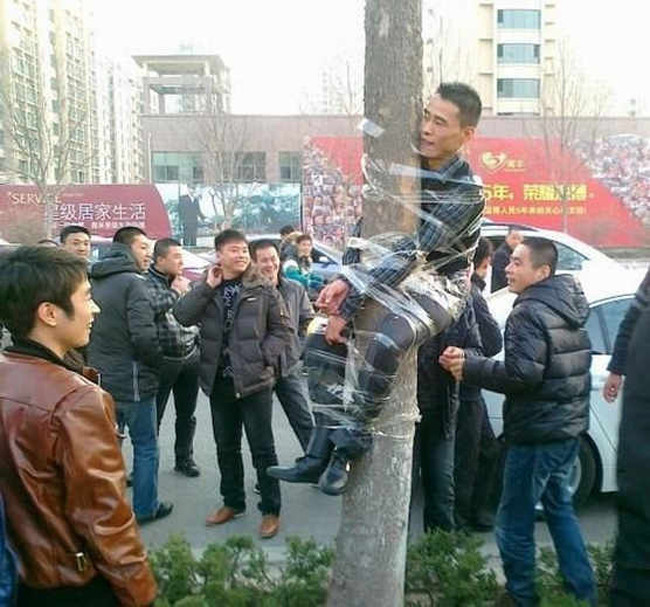 Bạn thân là những kẻ luôn làm bạn phải "bẽ mặt" hình ảnh 2 ban than la nhung ke luon lam ban phai "be mat" hinh anh 2