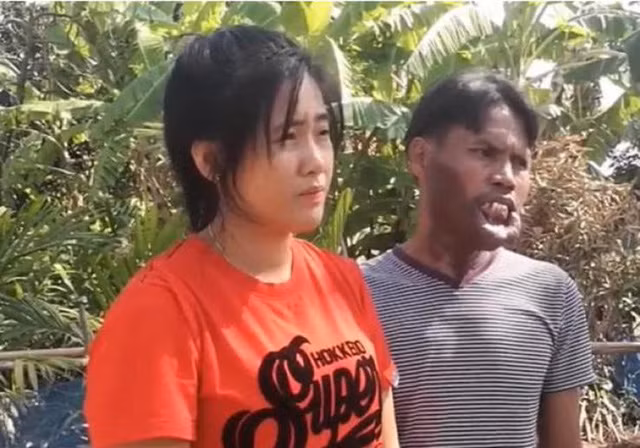 Cặp đôi đã tổ chức một lễ cưới đơn giản tại ngôi làng ở Đông Nam tỉnh Surin, Thái Lan