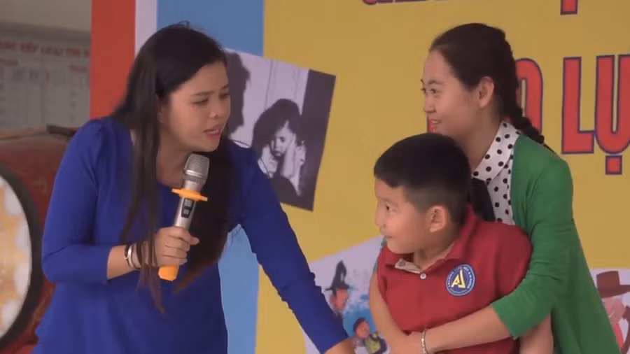 Lớp học miễn phí dạy trẻ cách tránh bị xâm hại tình dục