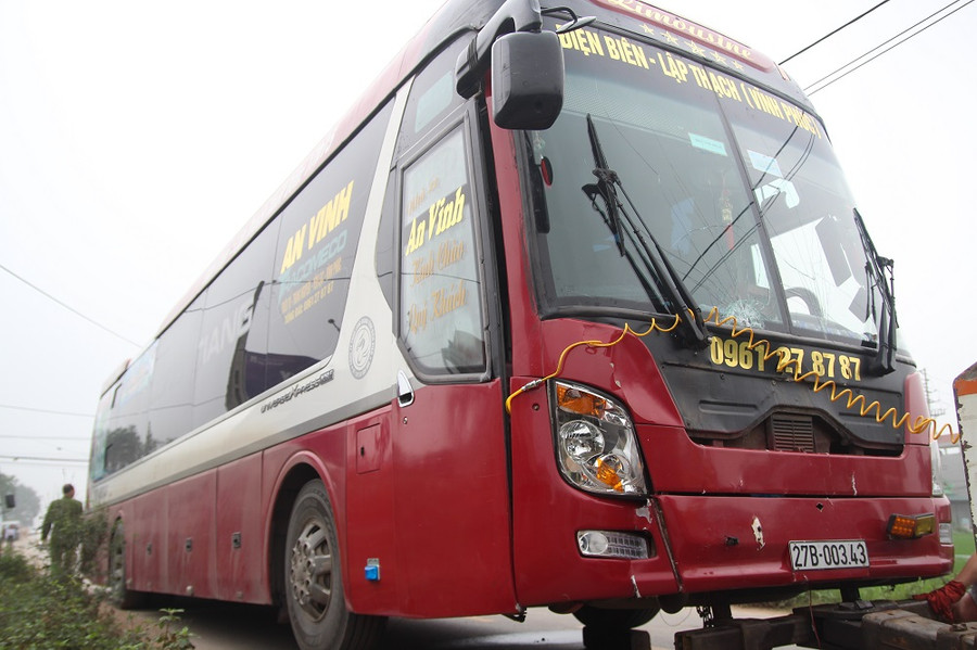 Chiếc xe khách gây tai nạn.