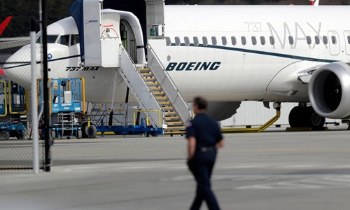 Một máy bay Boeing 737 MAX tại sân bay. Ảnh: CBC.