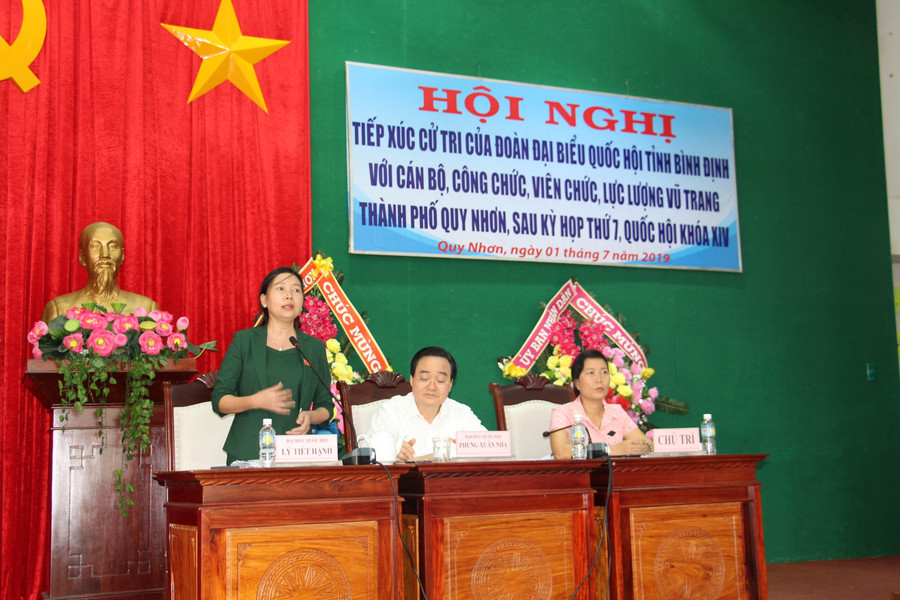 Đoàn đại biểu giải đáp một số vấn đề khác của cử tri