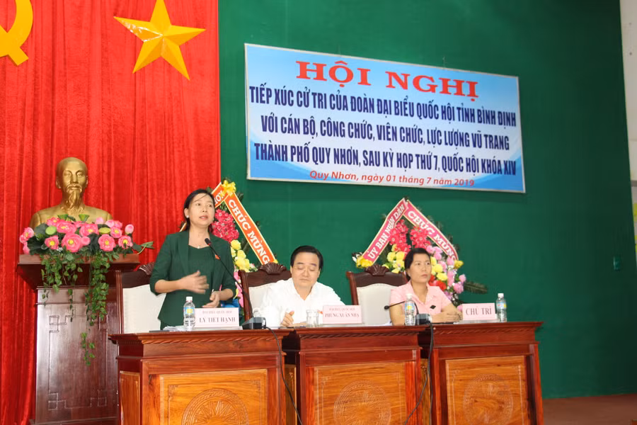 Đoàn đại biểu giải đáp một số vấn đề khác của cử tri