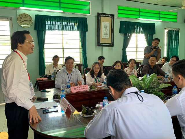 Bộ trưởng Bộ GD&ĐT Phùng Xuân Nhạ- Trưởng ban chỉ đạo thi kỳ thi THPT Quốc gia 2019 phát biểu tại buổi làm việc với Ban chỉ đạo thi tỉnh Long An Bộ trưởng Bộ GD&ĐT Phùng Xuân Nhạ- Trưởng ban chỉ đạo thi kỳ thi THPT Quốc gia 2019 phát biểu tại buổi làm việc với Ban chỉ đạo thi tỉnh Long An