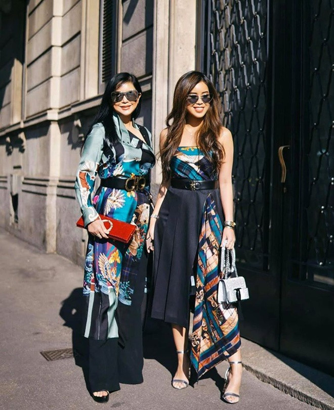 Gần 50 tuổi, mẹ chồng quyền lực của Hà Tăng vẫn tươi trẻ và sành điệu ảnh 4