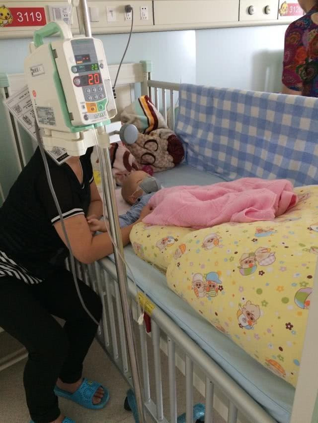 Bé trai 1 tuổi bị chẩn đoán ung thư bạch cầu, bác sĩ khẳng định “kẻ sát nhân” ẩn mình ngay trong căn nhà mới xây của gia đình - Ảnh 2.