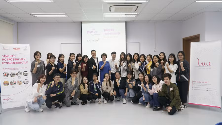 Tập huấn “Hoàn thiện để thành công” cho sinh viên DynaGen Initiative tháng 3/2021.