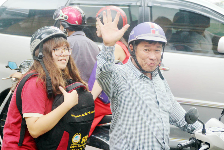 Mình về nhà bố nhé.