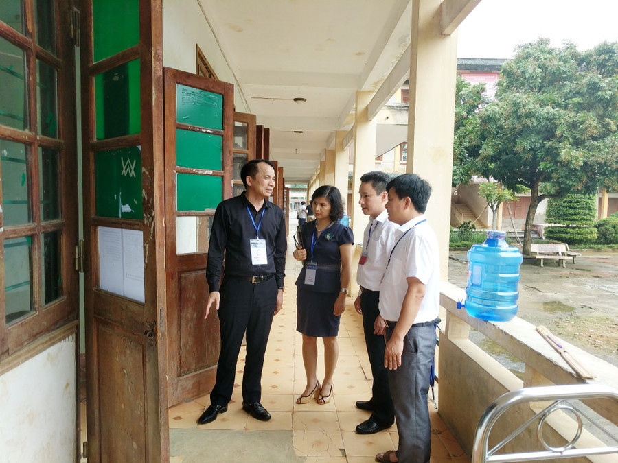 Thứ trưởng Phạm Mạnh Hùng kiểm tra công tác tổ chức thi Thứ trưởng Phạm Mạnh Hùng kiểm tra công tác tổ chức thi