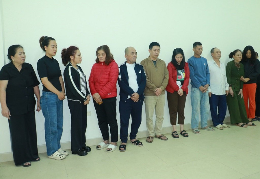 Các nghi phạm trong đường dây bị bắt giữ. (Ảnh: CANA) Các nghi phạm trong đường dây bị bắt giữ. (Ảnh: CANA)