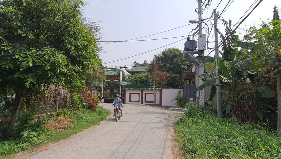 Khu vực phát hiện trẻ sơ sinh bị bỏ rơi. Ảnh: H.T. Khu vực phát hiện trẻ sơ sinh bị bỏ rơi. Ảnh: H.T.