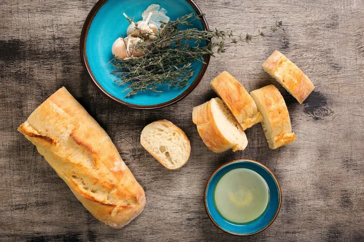 Bánh mì tỏi luôn có hương vị hấp dẫn. (Ảnh: ITN). Bánh mì tỏi luôn có hương vị hấp dẫn. (Ảnh: ITN).