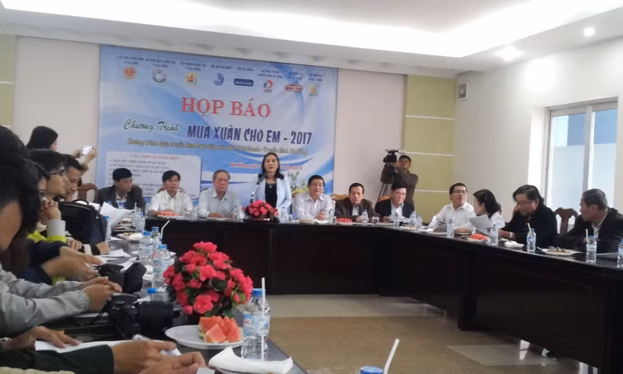 Bà Nguyễn Thị Hiền – Chủ tịch Hội nạn nhân chất độc da cam/dioxin Đà Nẵng phát biểu tại buổi họp báo.