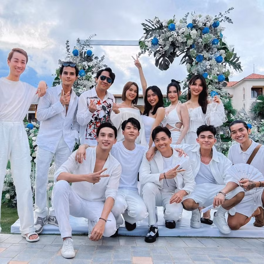 Anh Tú - Diệu Nhi và dàn khách mời diện tone trắng trong buổi tiệc Pre-wedding tối 9/10.