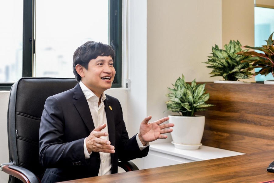 Ông Hoàng Mai Chung - Chủ tịch HĐQT Công ty Cổ phần Tập đoàn Meey Land chia sẻ về quá trình nghiên cứu và phát triển sản phẩm Meey Map. Ông Hoàng Mai Chung - Chủ tịch HĐQT Công ty Cổ phần Tập đoàn Meey Land chia sẻ về quá trình nghiên cứu và phát triển sản phẩm Meey Map.