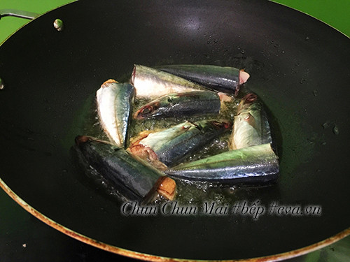 Ca nuc kho ca chua dam da dua com