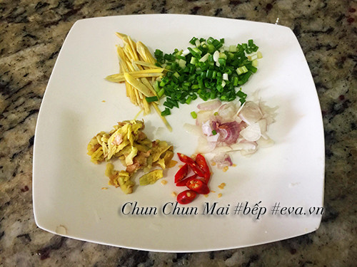 Ca nuc kho ca chua dam da dua com