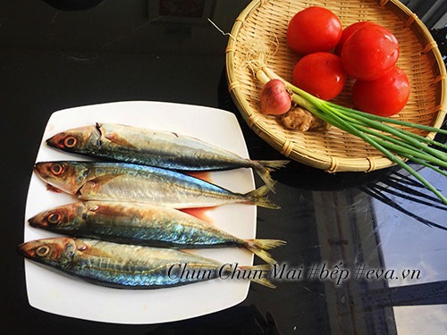 Ca nuc kho ca chua dam da dua com