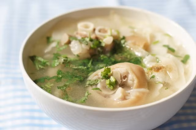 Thực hư mẹ ăn móng giò, con ti sữa... mỡ