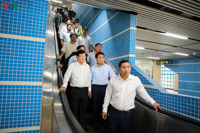 gan 700 cong nhan van hang duong sat cat linh, khoang 300 da bo viec hinh 3