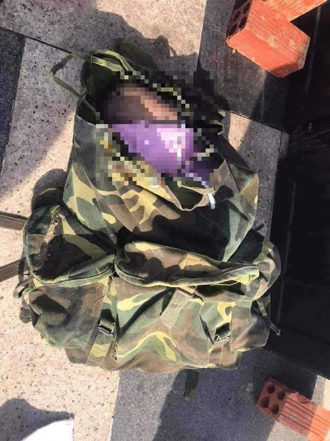 Vụ phát hiện thi thể 2 chị em ruột ở gần biển Vũng Tàu: Hé lộ tin nhắn của người cha ảnh 1 Hiện trường phát hiện thi thể bé trai.